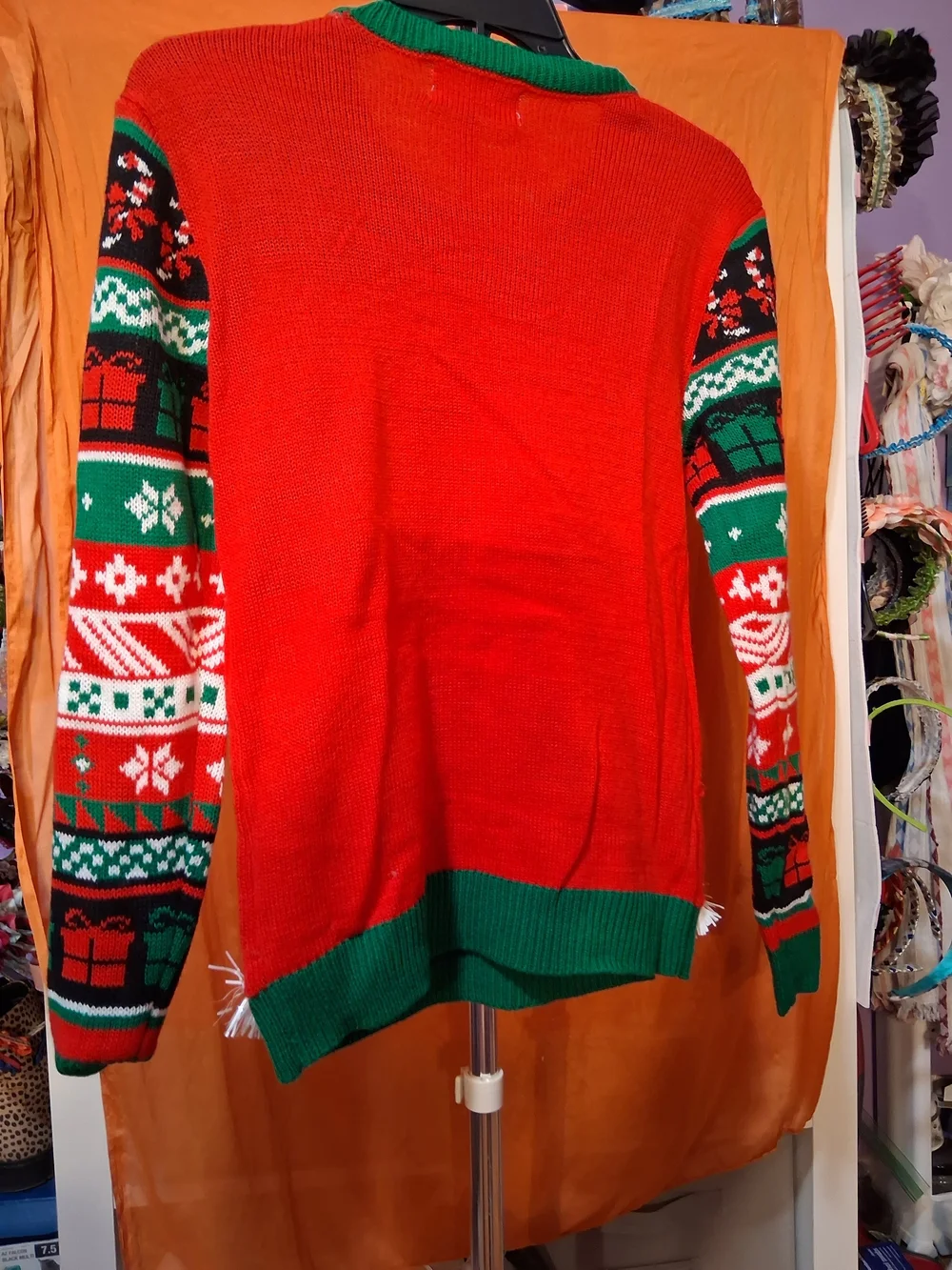 No Boundaries Red & Green Christmas Cat Sweater